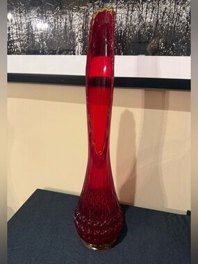 L.E. Smith Thousand Eye Amberina 22 inch swung vase